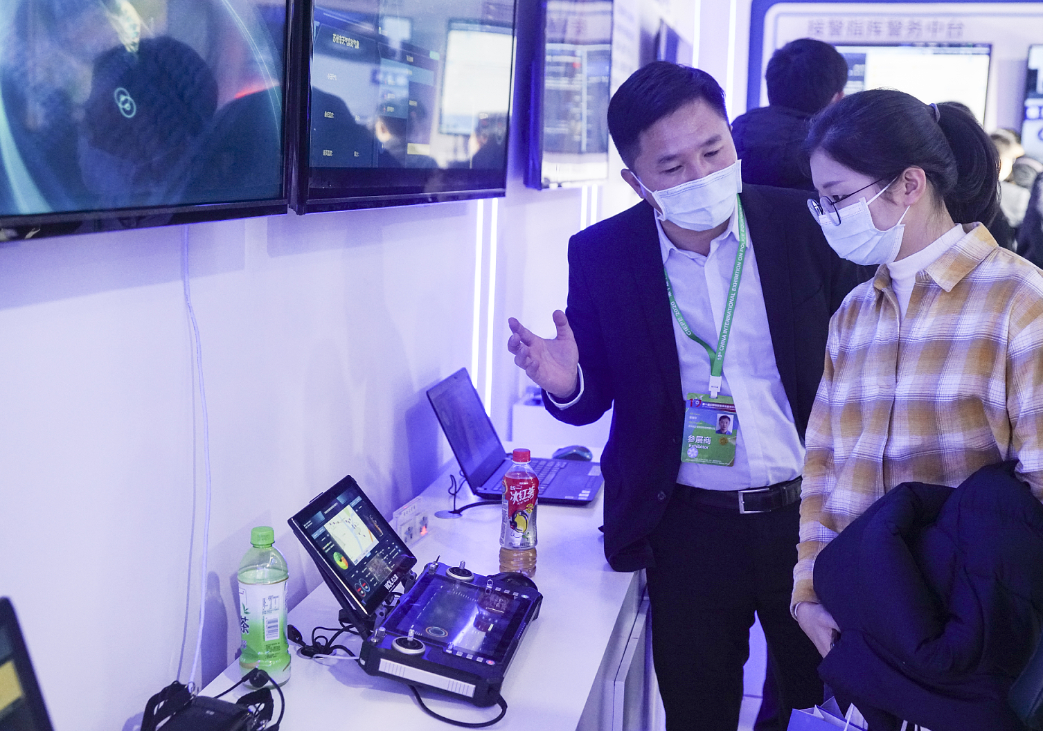 11月23-28日  北京国际会议中心   国家领导人参观光之翼产品4.png